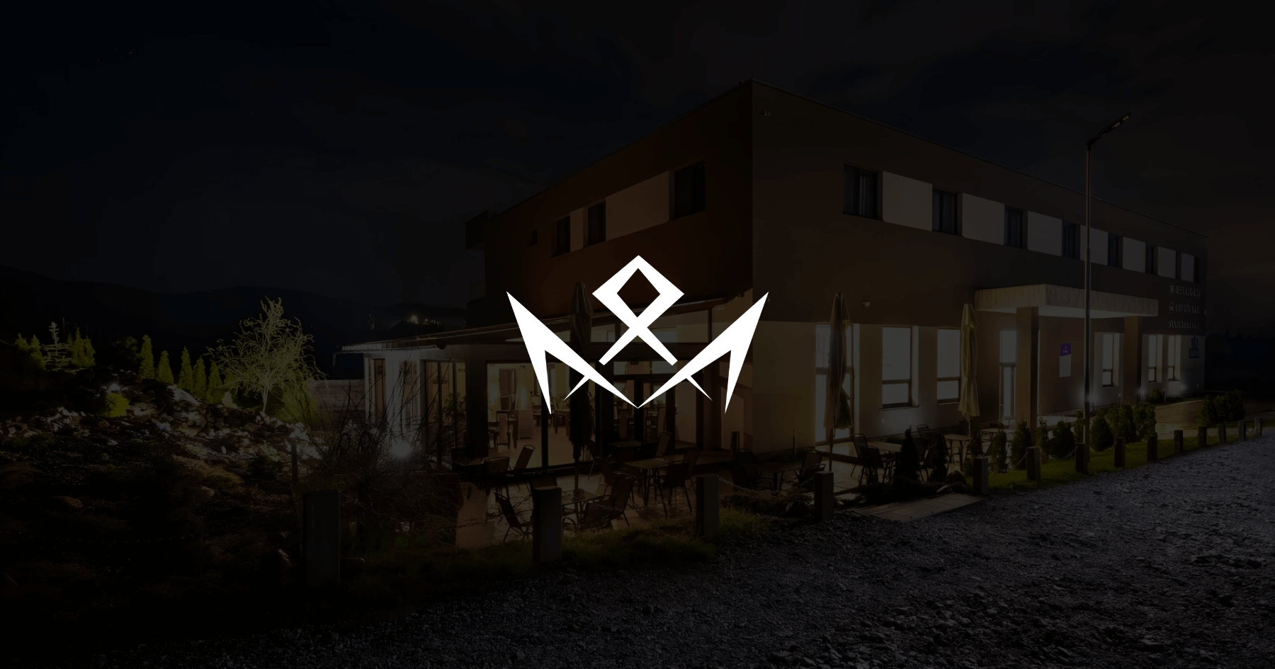 ROYAL M
